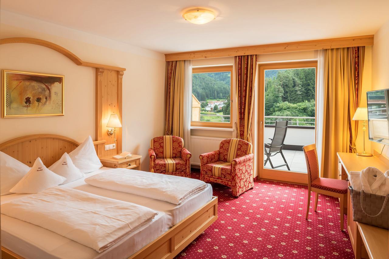 Hotel Kronblick Chienes Kültér fotó