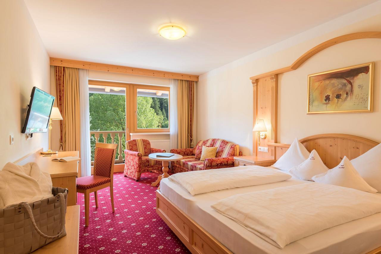 Hotel Kronblick Chienes Kültér fotó